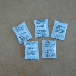 軒易干燥劑提供廈門(mén)范圍內(nèi)優(yōu)惠的硅膠干燥劑，干燥劑有毒嗎