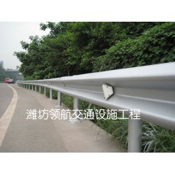 【包您滿意】濰坊護(hù)欄廠家@道路護(hù)欄廠家?濰坊道路隔離欄@濰坊橋梁護(hù)欄？濰坊波形護(hù)欄？歡迎您致電！