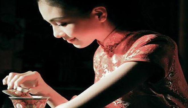 勾魂旗袍女子照片，數(shù)不盡的嫵媚與風(fēng)流！