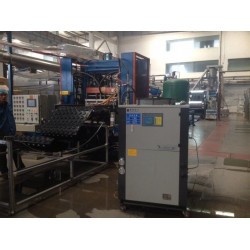 BS低溫冷凍機，上海風(fēng)冷冷水機，大型螺桿式冷水機