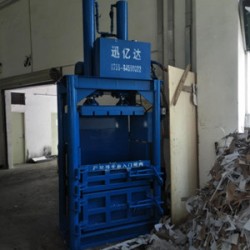 廢紙升降機，紙皮升降機，廢紙?zhí)嵘龣C，海綿升降機，服裝升降機